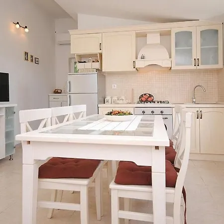 Extraordinary Marija In Kastela Kaštel Novi