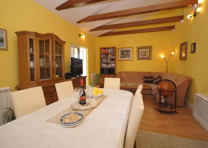 Extraordinary Marija In Kastela Villa *