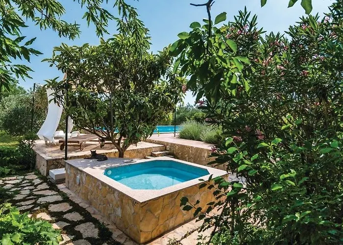 Extraordinary Marija In Kastela Villa *