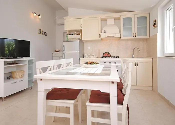 Extraordinary Marija In Kastela Kaštel Novi