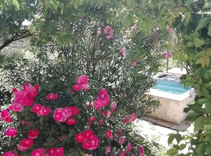 Villa Extraordinary Marija In Kastela *